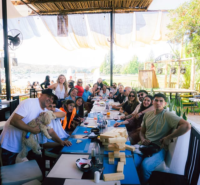 Drinki Bar frente al Lago Rapel